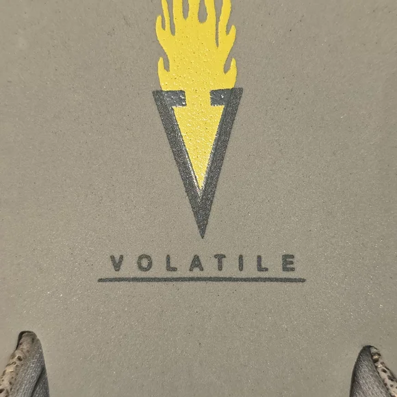 Volatile Metallic Taupe Snake-Texture Wedge Thong Sandals PLATFORM SUMMER SIZE 7 - Picture 5 of 9